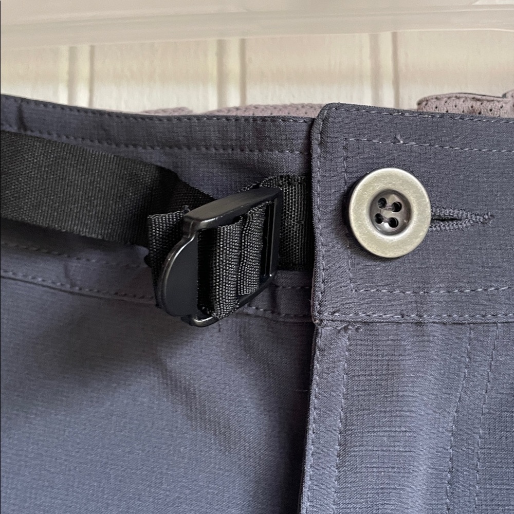 Men’s Essential Threads Gray Scrub Set with Pockets - Picture 7 of 7